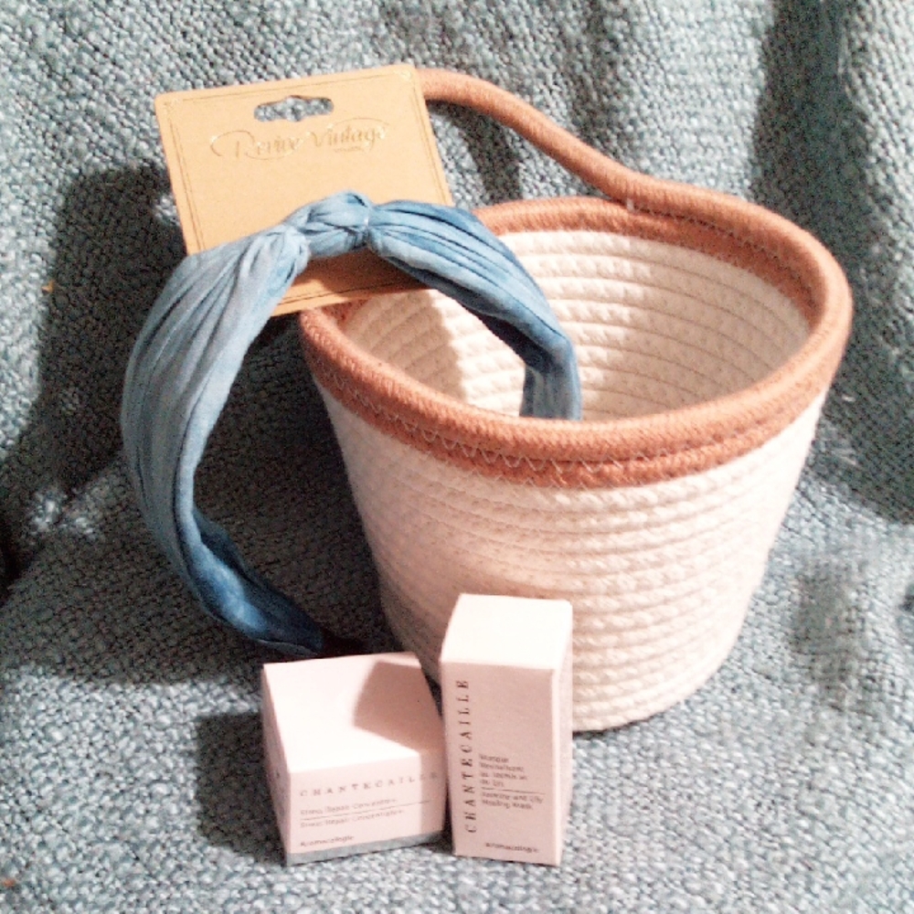Chantecaille Aromacologie NWT Blue Headband with Woven Basket NWT 4 Pc Set